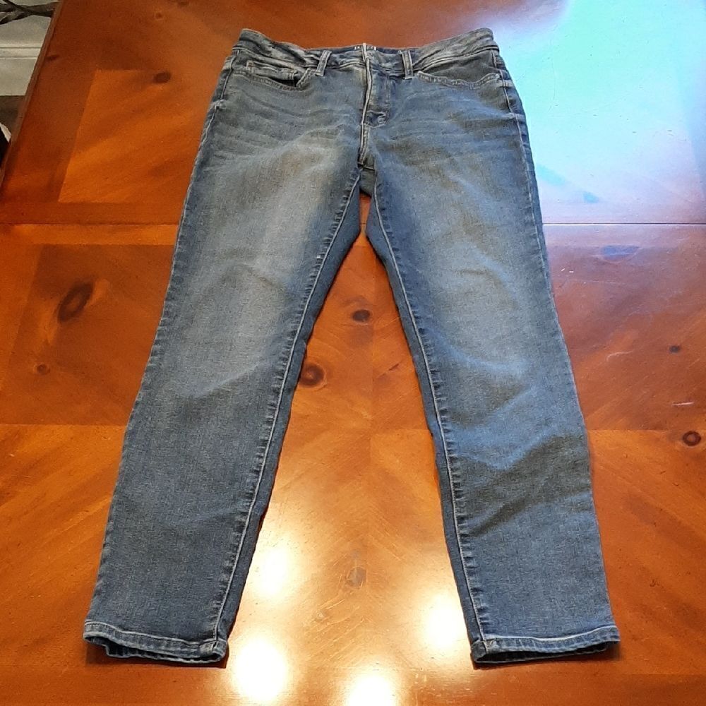 Ana Mid Rise Skinny Jeans